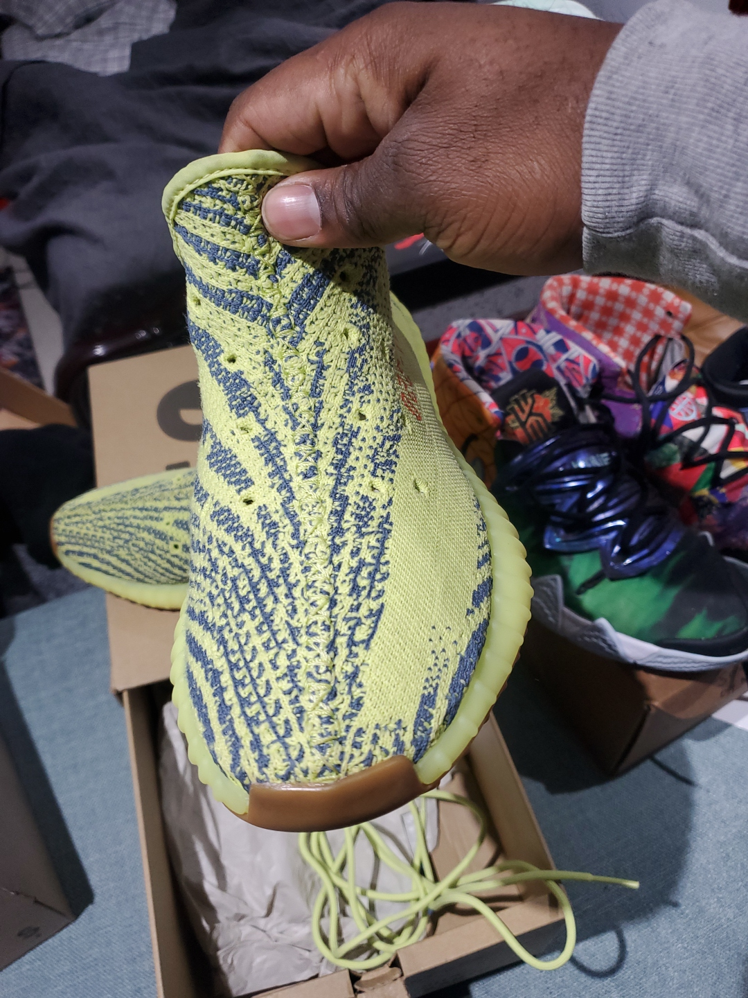 yeezy  350 semi frozen size 11 $450 - photo 4