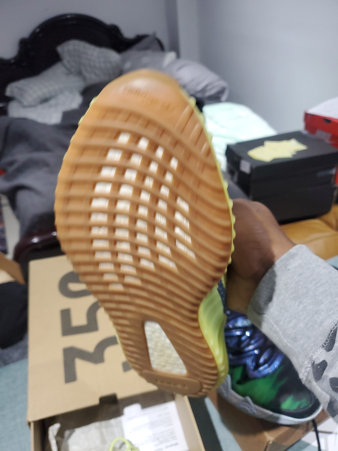 yeezy  350 semi frozen size 11 $450 - photo 5