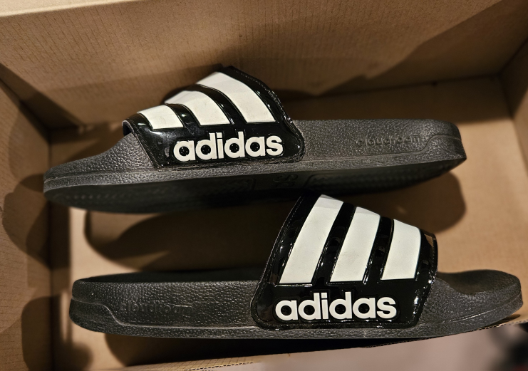 Adidas slides thumbnail