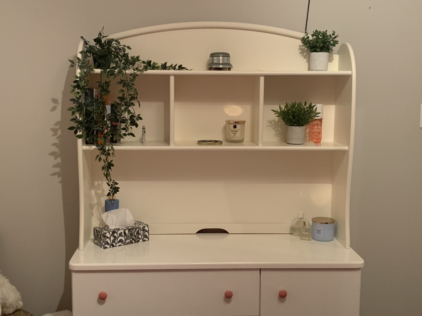 Dresser and Hutch