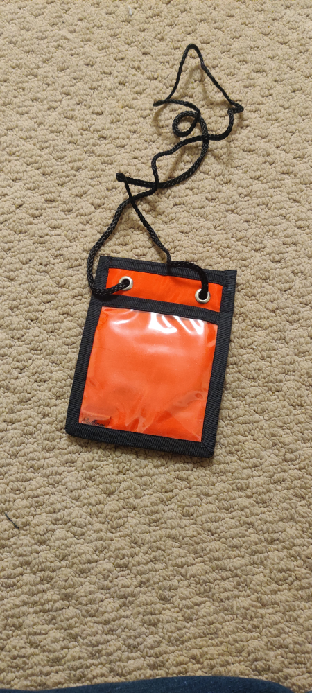 Badge holder  with zipper pockets - photo 2