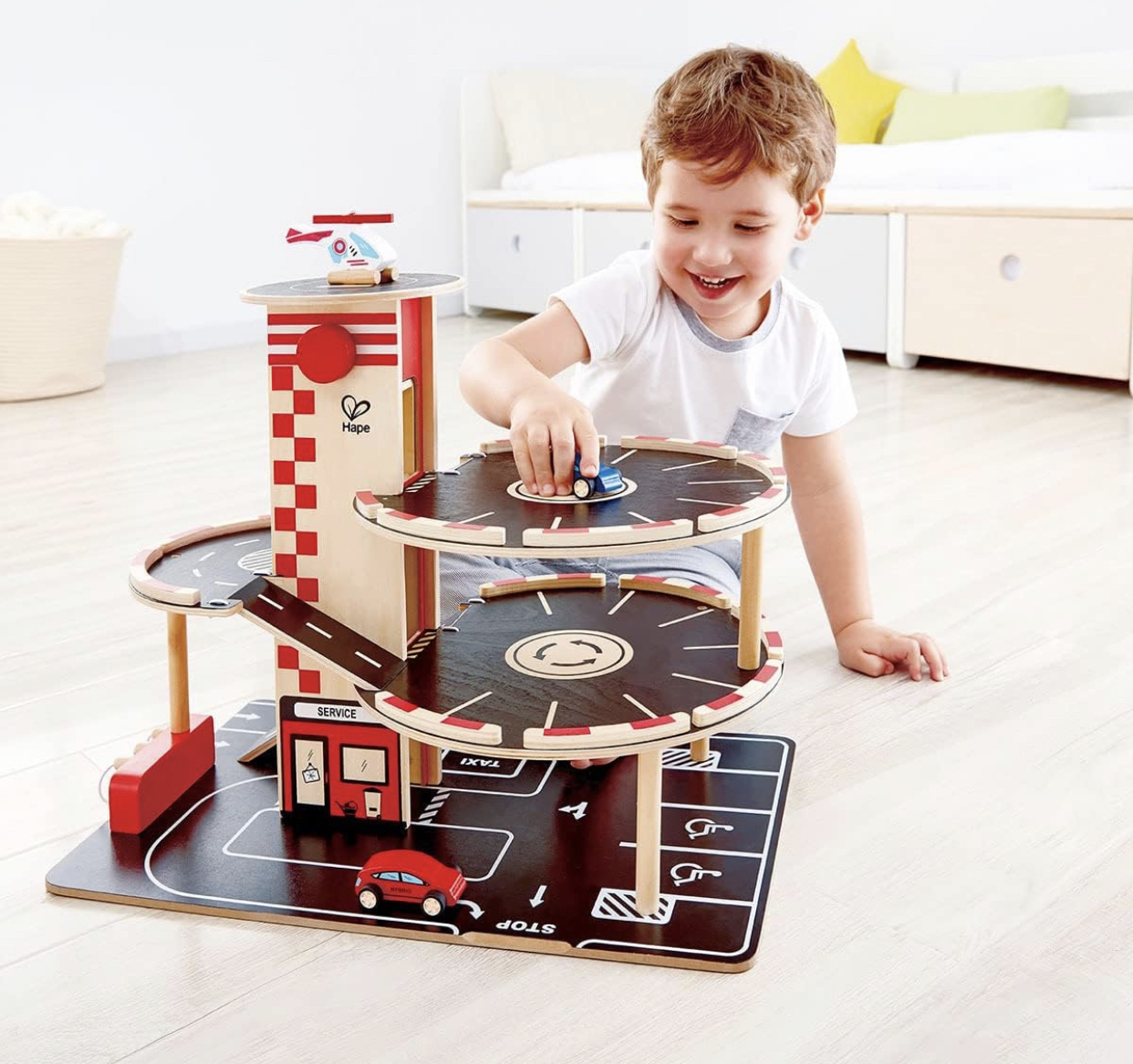 Toy car garage playset Hape thumbnail