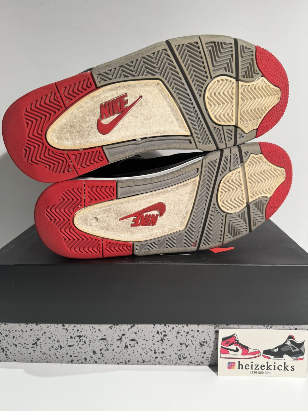 Air Jordan 4 Bred size 8.5 image indicator(5)