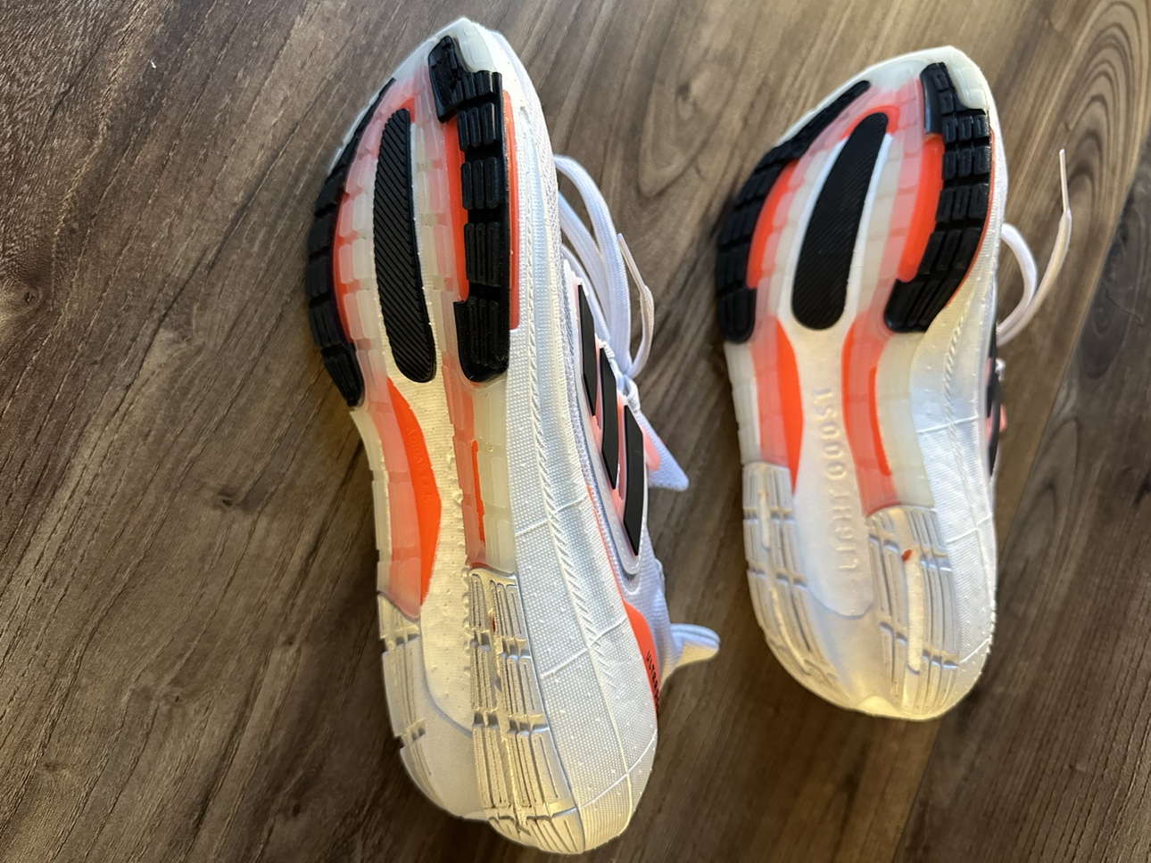 Adidas Ultraboost Light image indicator(4)