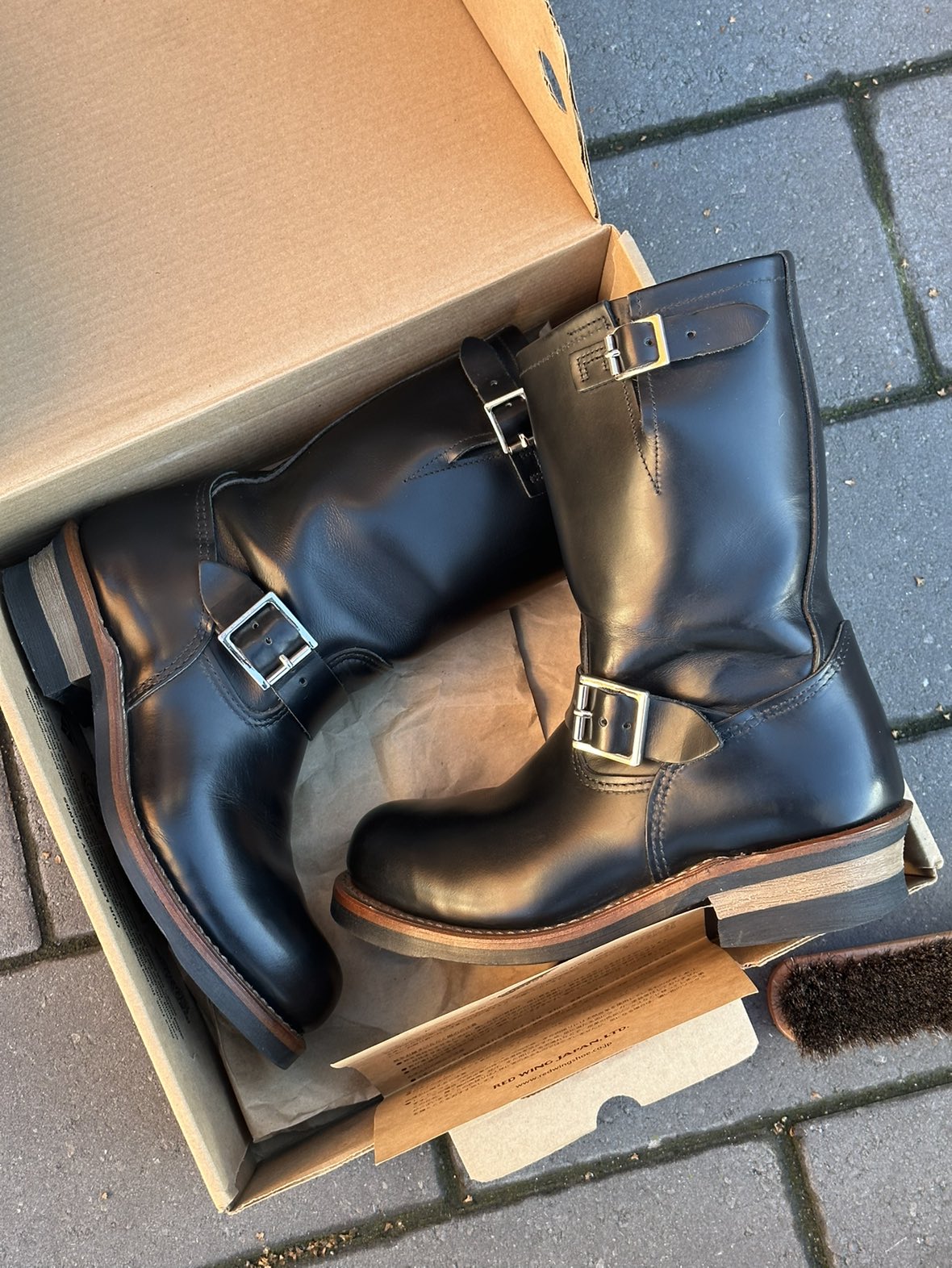 MINT! Redwing 2268 Engineer Steel Toe Boots in Box thumbnail