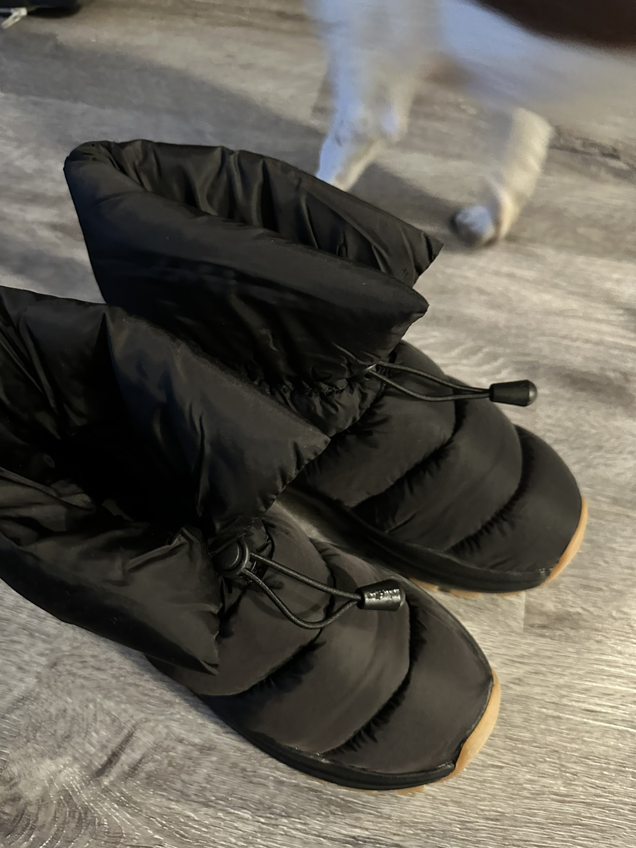 H&M winter shoes , size 35 image indicator(2)