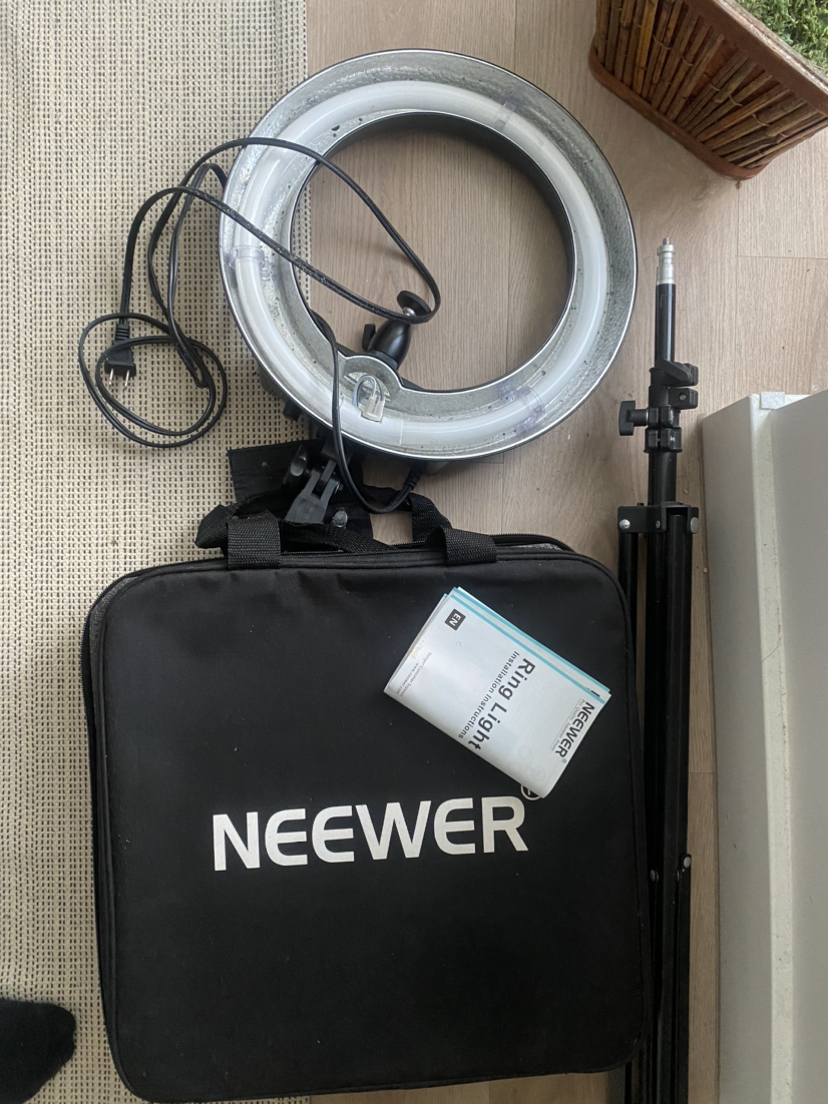Neewer 16-inch LED Ring Light Kit image indicator(2)
