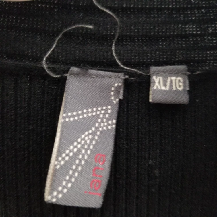 Jana sleeveless throw over