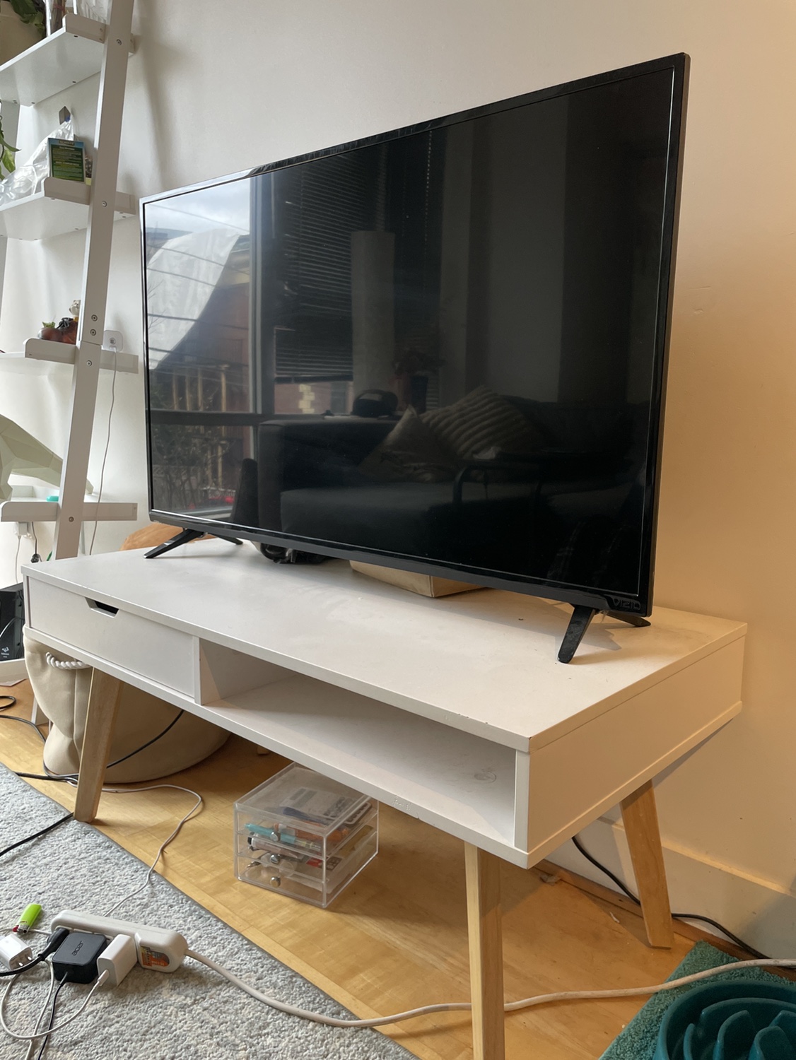 42” TV and TV Stand - photo 2