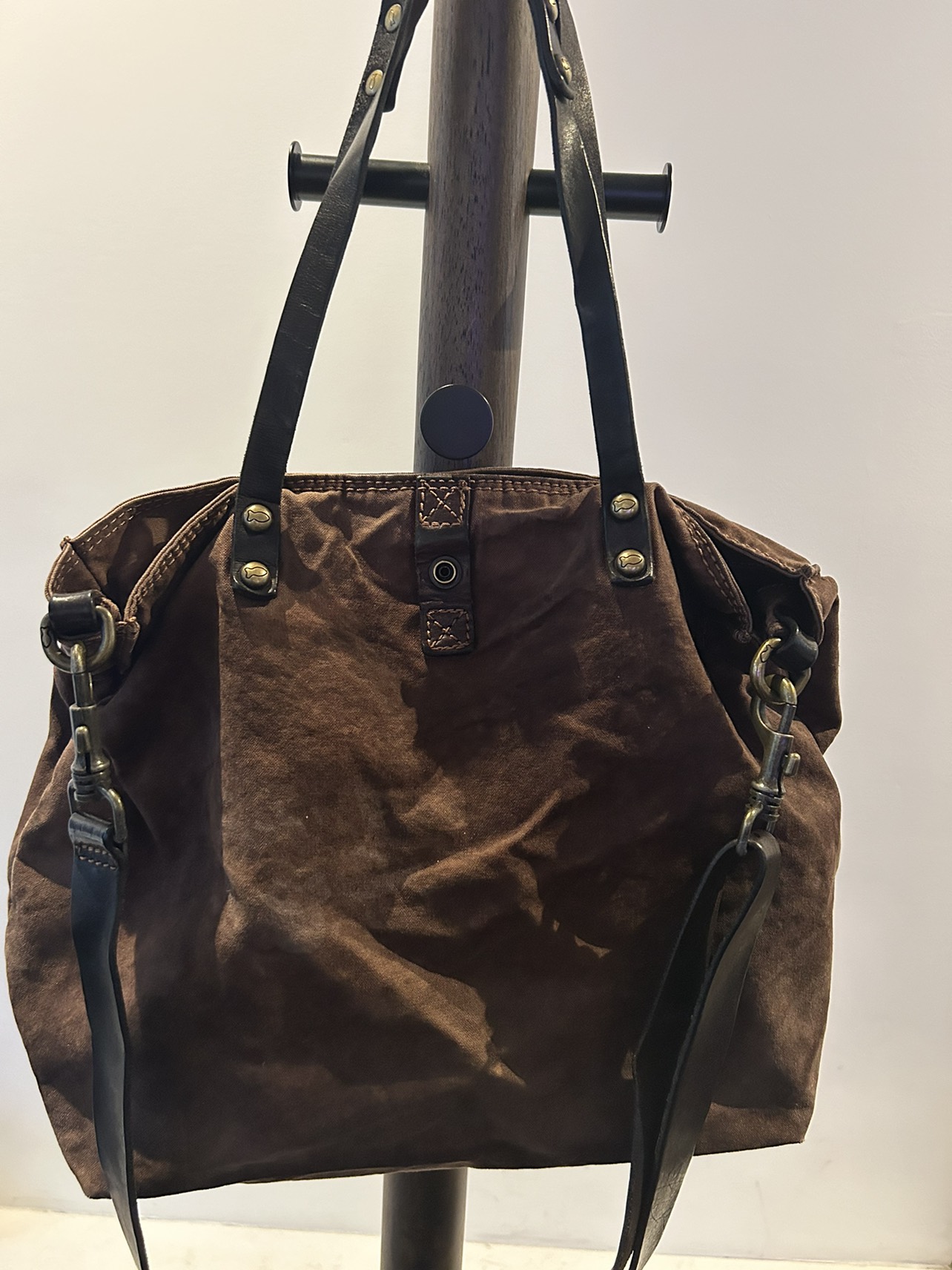 Gorgeous Campomaggi brown leather bag image indicator(8)
