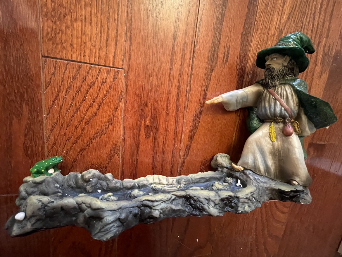 *FREE* NIB *Resin Wizard and Tree garden decorations  *newinbox* - photo 5