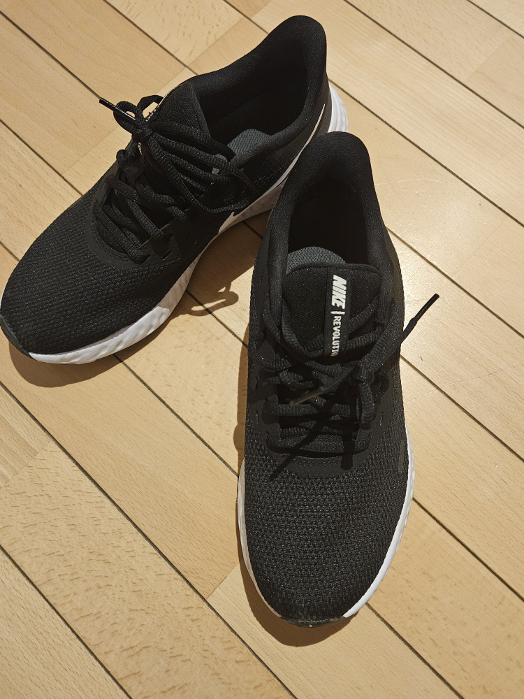 Nike Revolution Running Shoes image indicator(3)