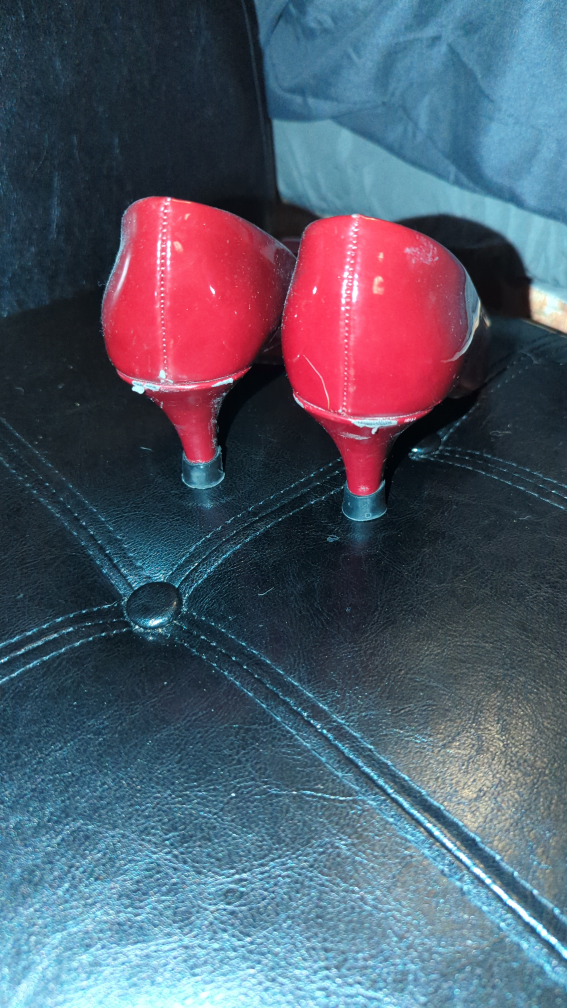 red closed-toe kitten heels - photo 3