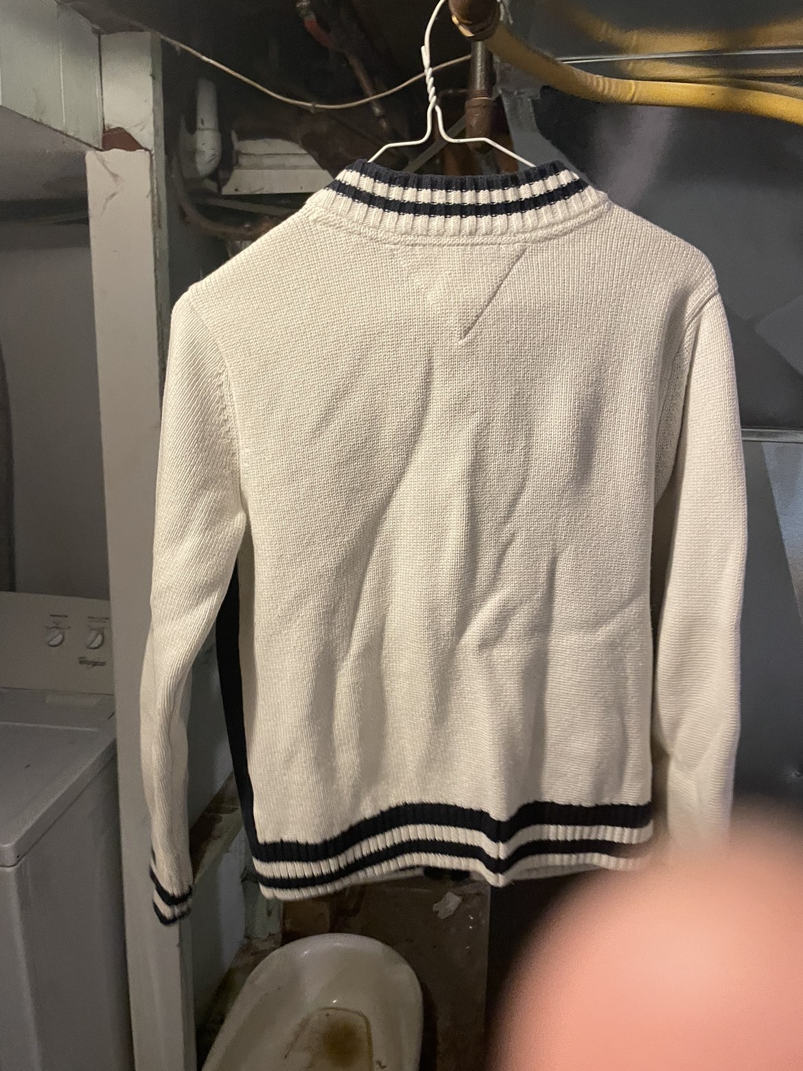 Boys sweater size 12 image indicator(2)