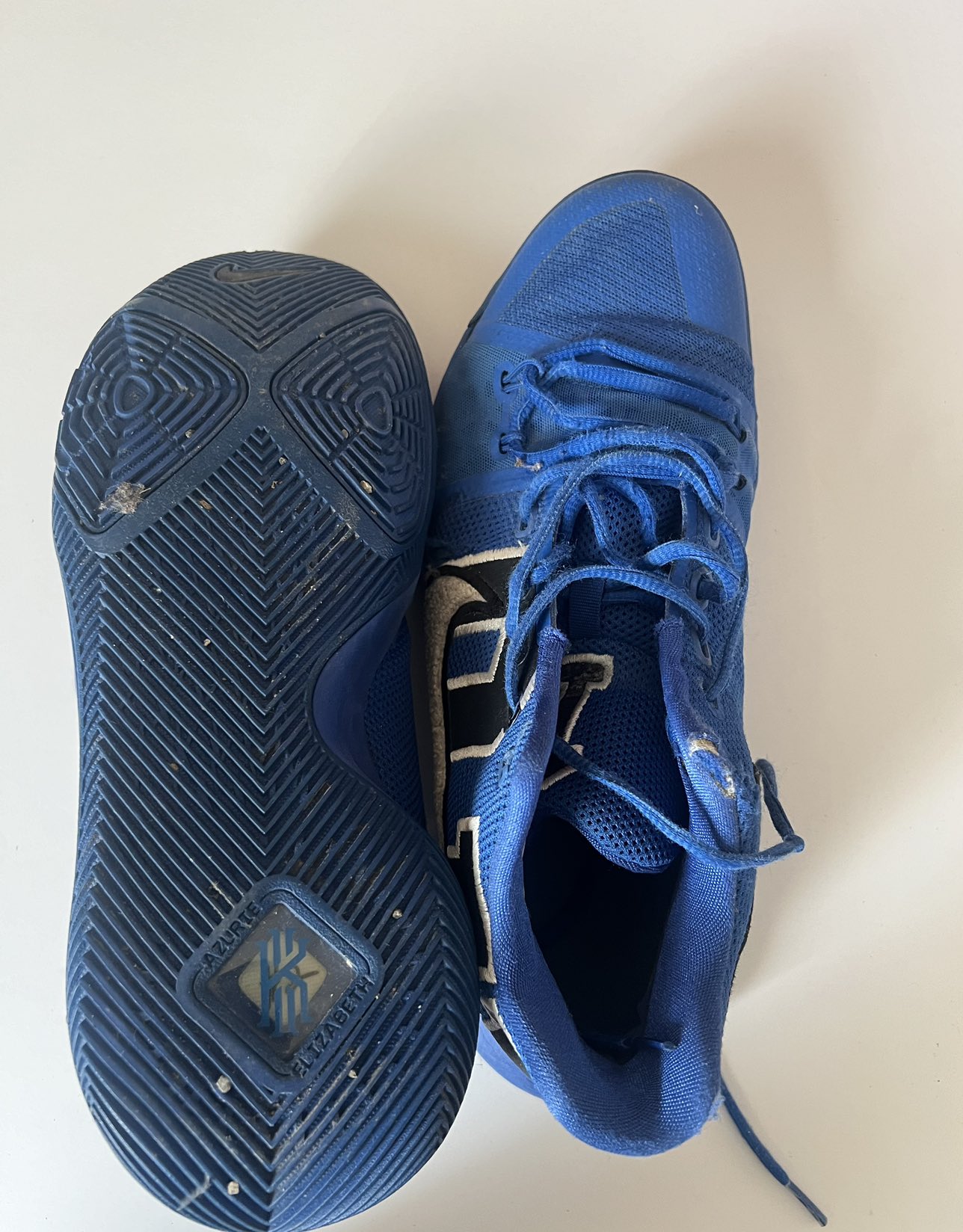 Kyrie 3 Duke Size 10 image indicator(3)