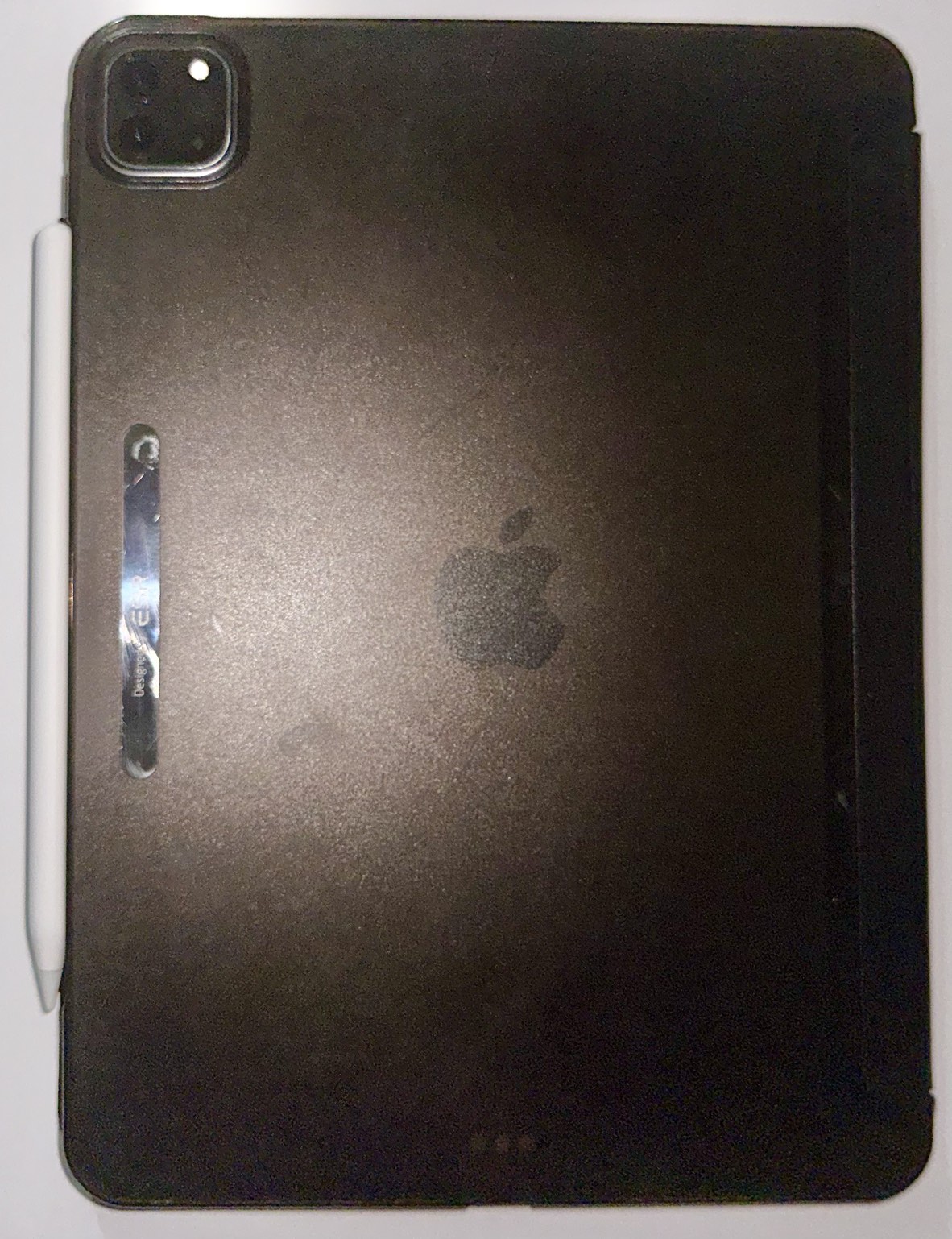 11-inch iPad Pro 3r gen Bundle with 2nd gen pencil and case thumbnail