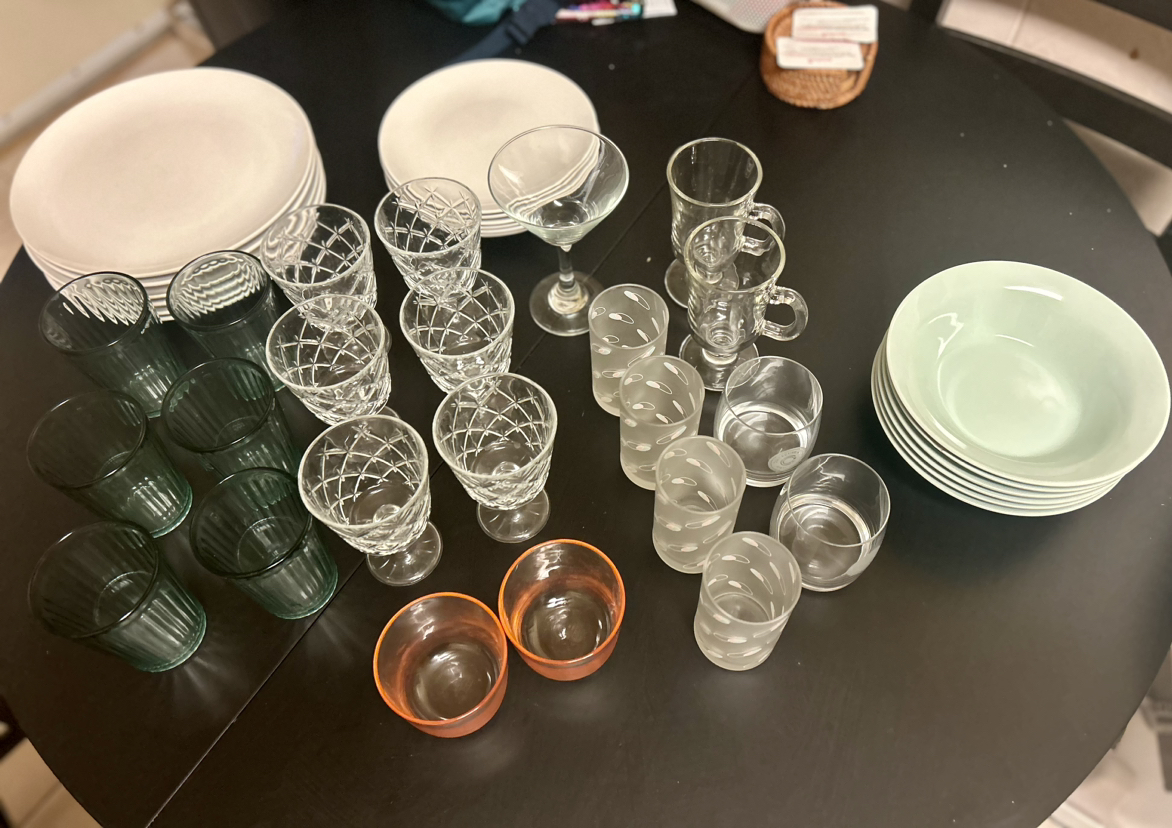 Glassware, plates and bowls thumbnail
