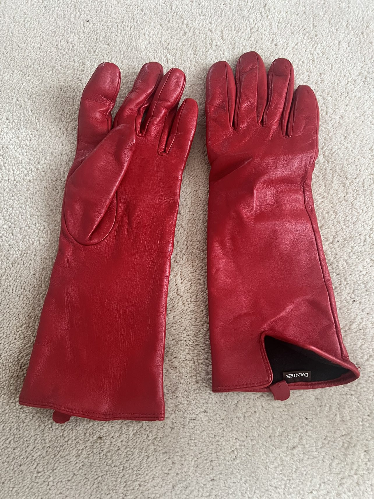 New Ladies Red Leather Gloves, Danier, Medium