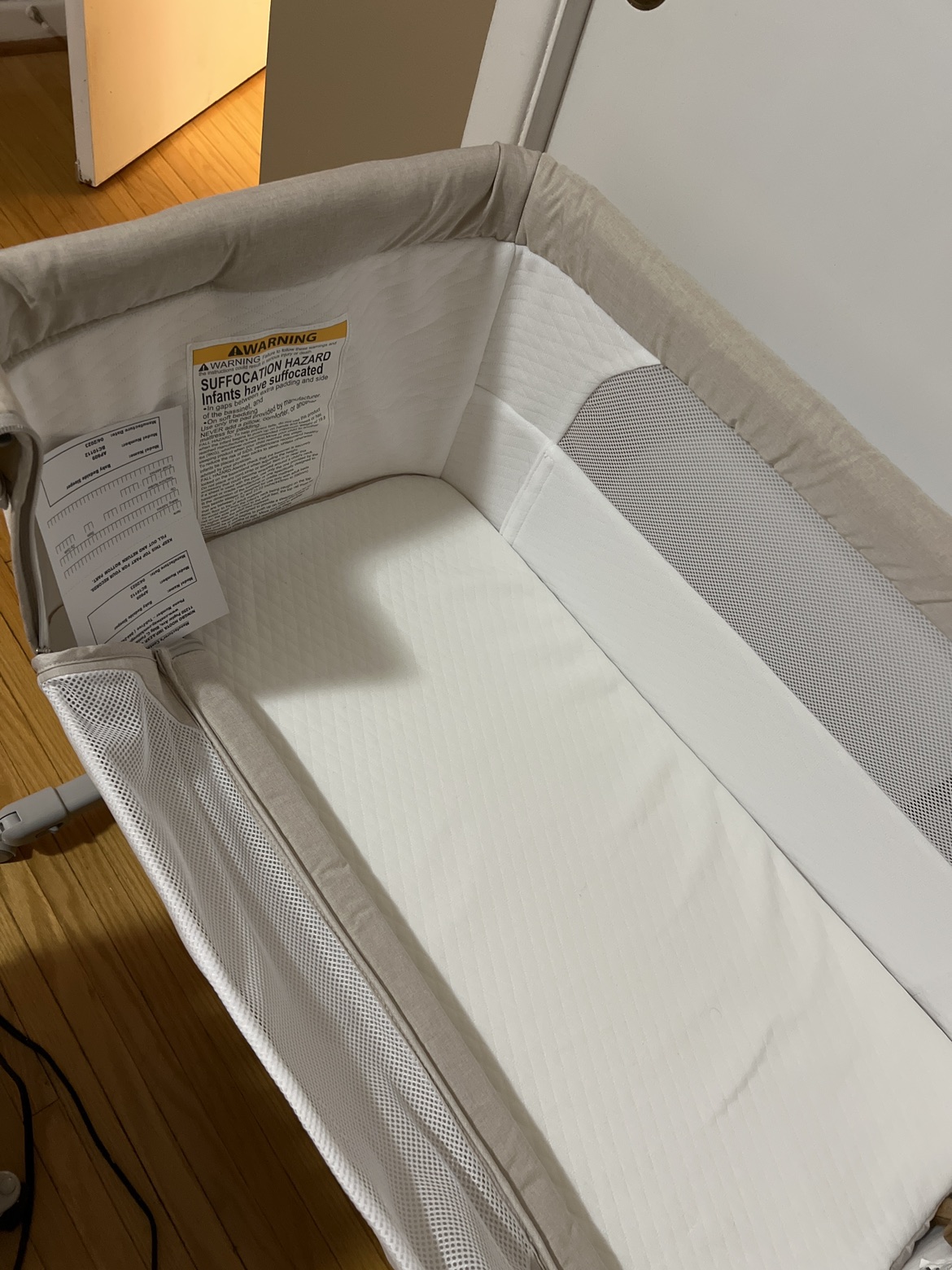 Gymax Bassinet crib - photo 2