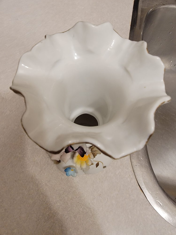 🥕 PORCELAIN BISQUE Flowers VASES Hand Painted 🥕 image indicator(5)