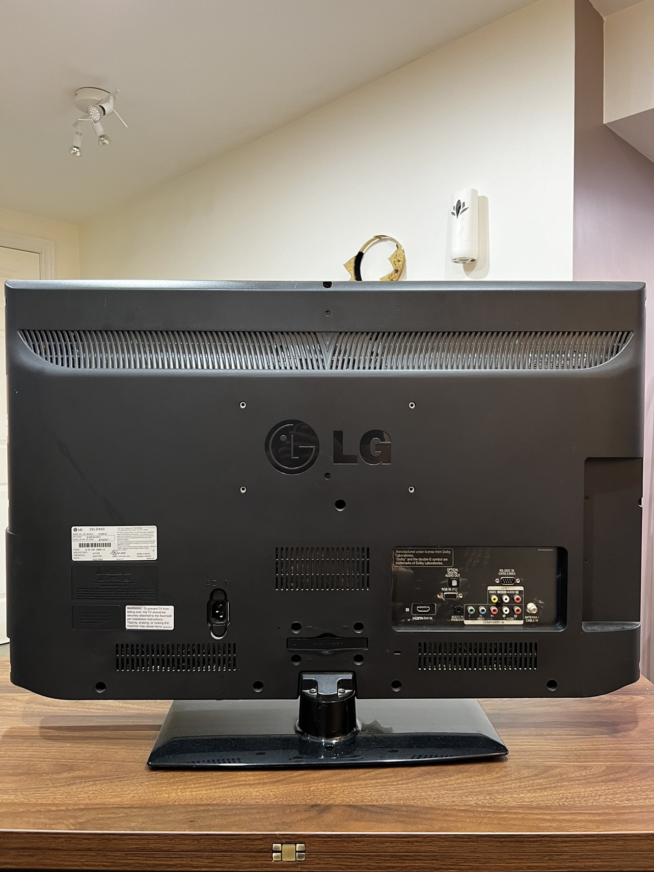 LG TV 32 inches - photo 2