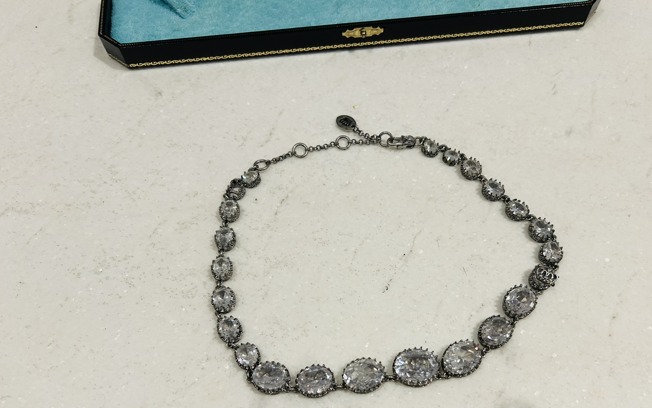 New in box vintage Juicy Couture necklace image indicator(7)