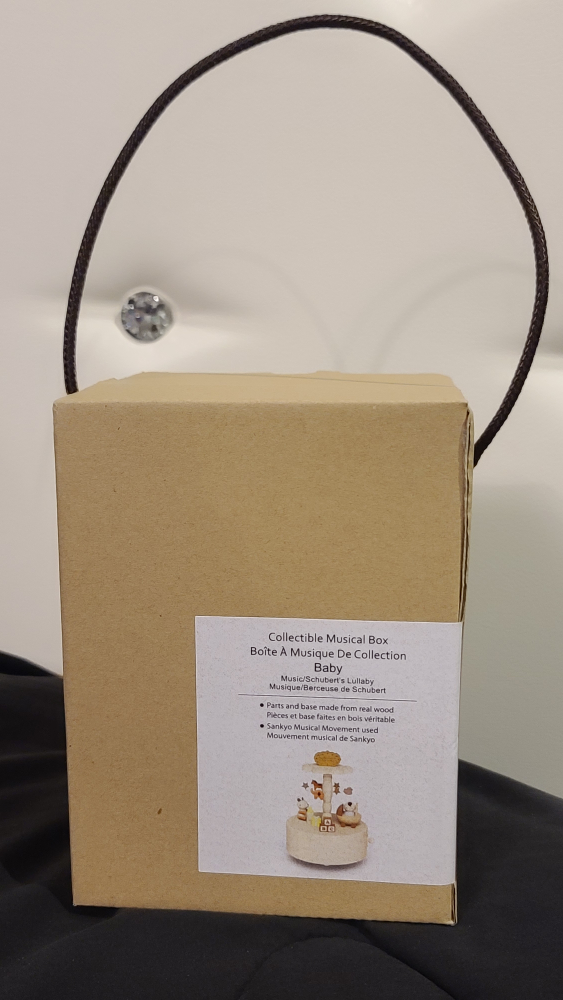 NEW! BNIB! VERY RARE! Wooden Collectable Baby Musical Box image indicator(4)