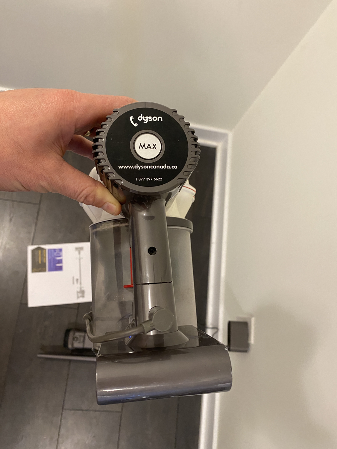 Dyson V6 Cordless Vacuum Cleaner - photo 2