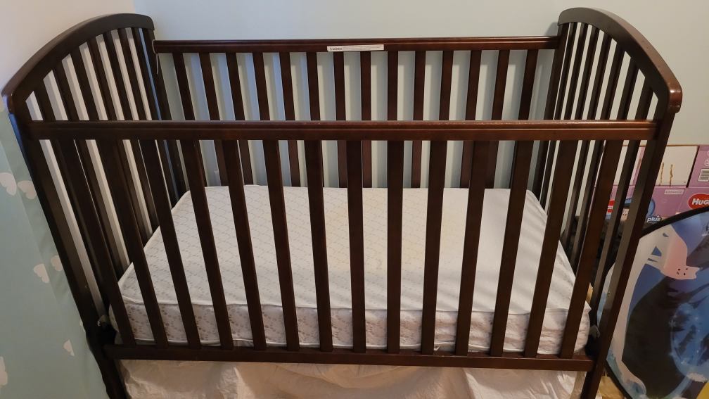 Solid wood crib and change table set - espresso color image indicator(2)