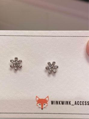 Brand New Cute sparkly earring studs image indicator(4)