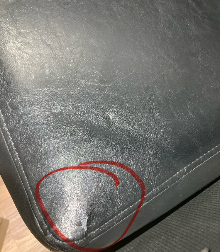 Three legged bar height chairs 🥕 image indicator(2)