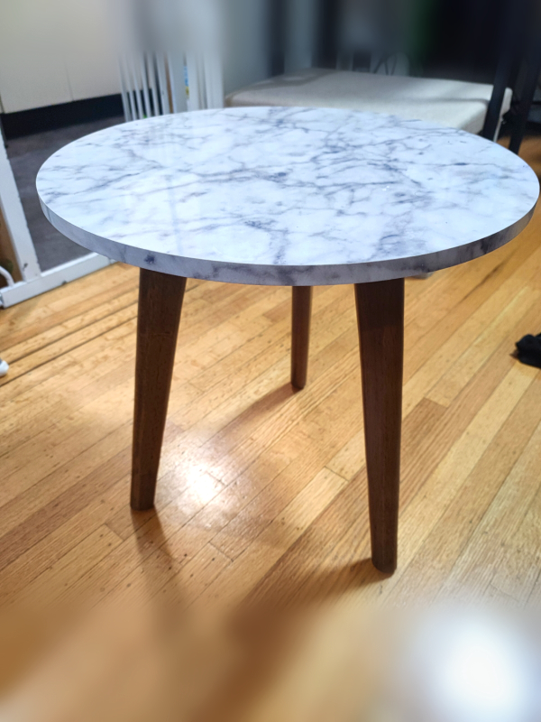 Accent table 🥕 thumbnail