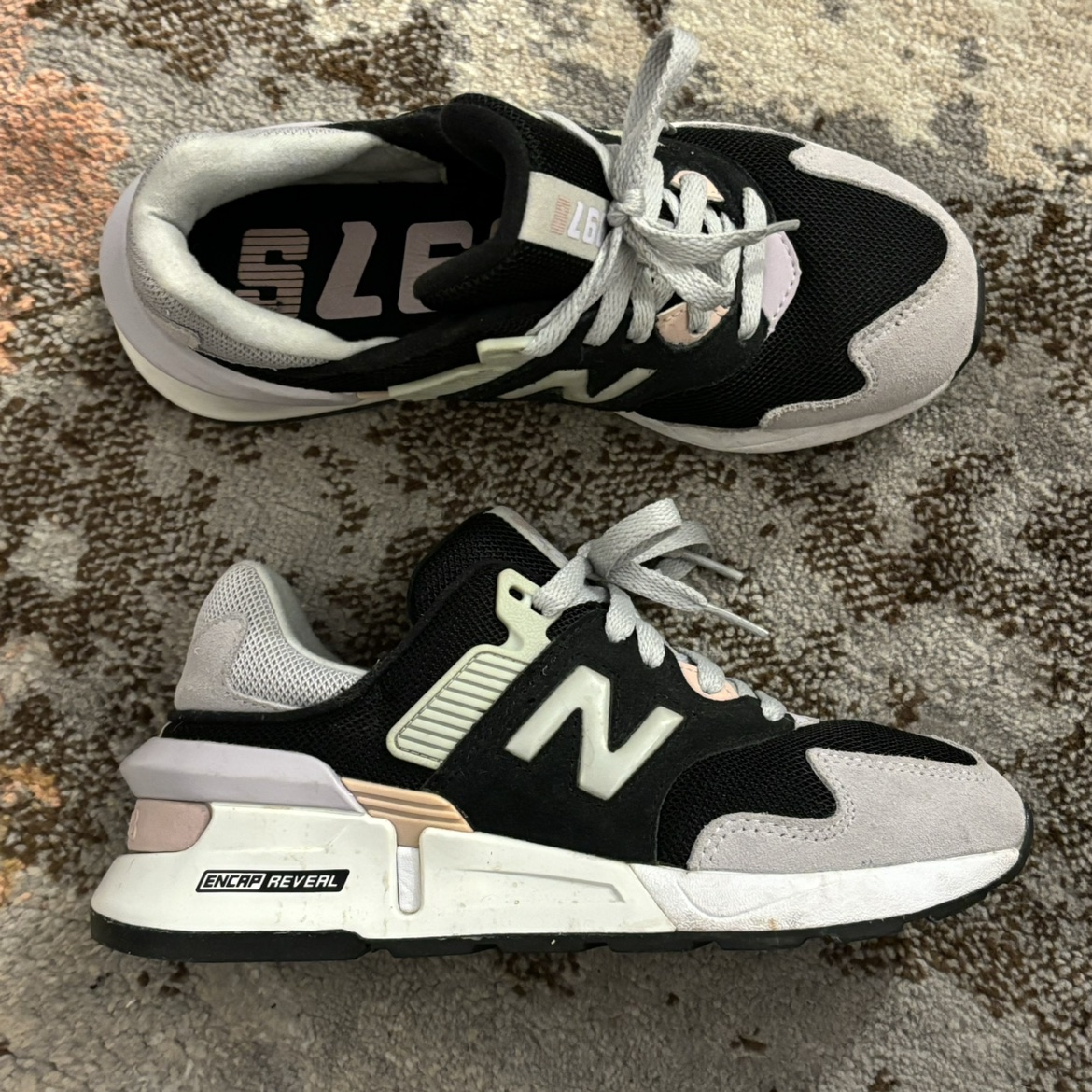 New Balance Sneakers thumbnail