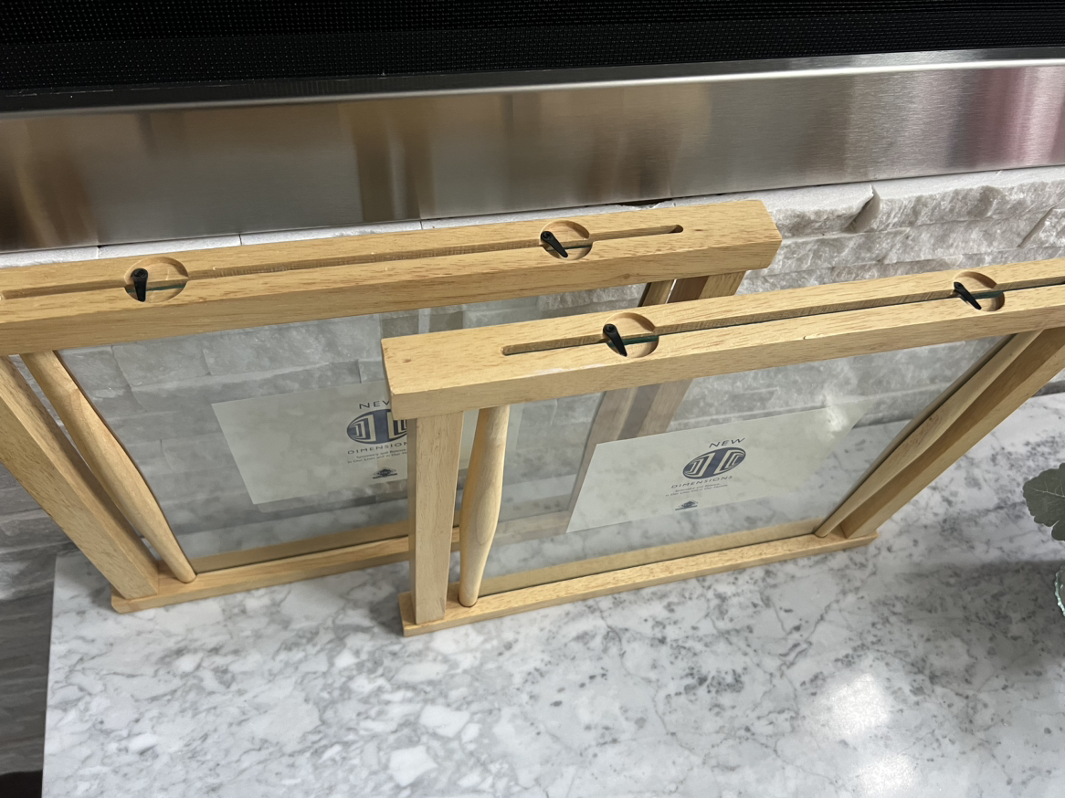 Pair of hanging wood and glass frame - floating picture image indicator(5)