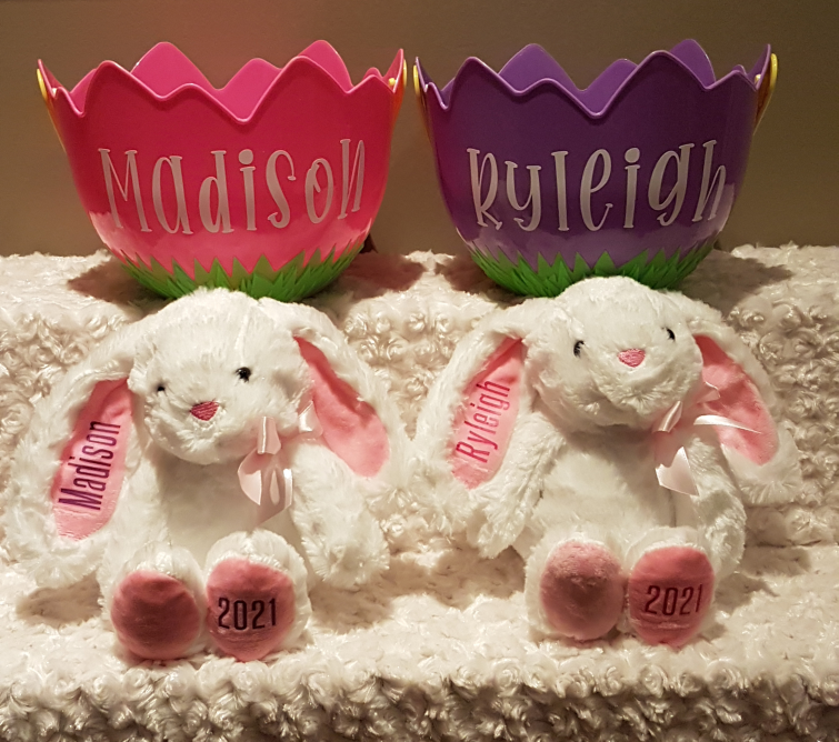 Easter Bunnies and Baskets image indicator(5)