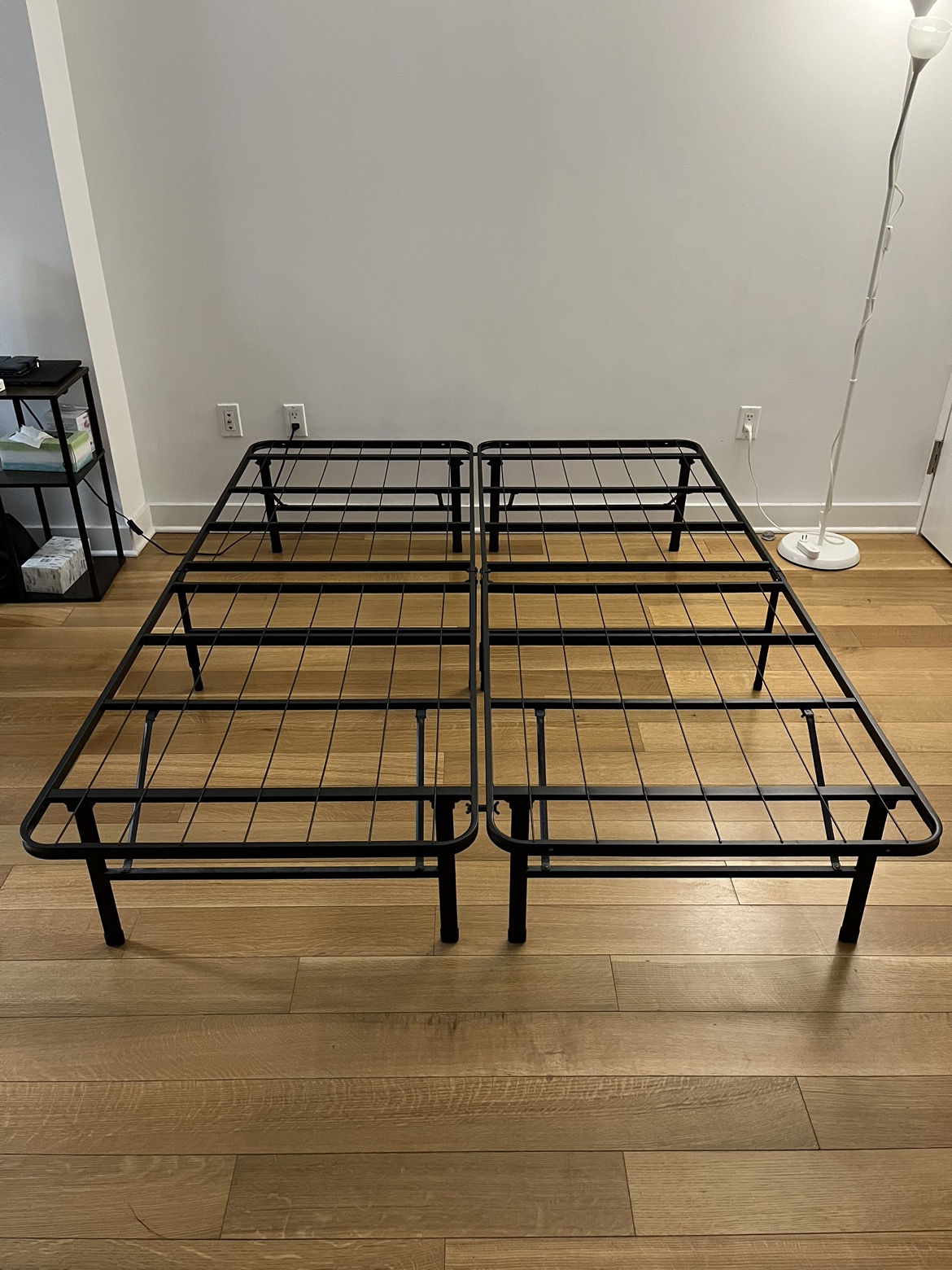 Metal bed frame