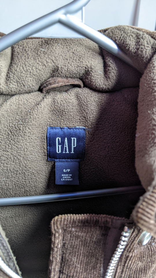 ‼️closet clean-out ‼️Gap corduroy quilted vest image indicator(2)