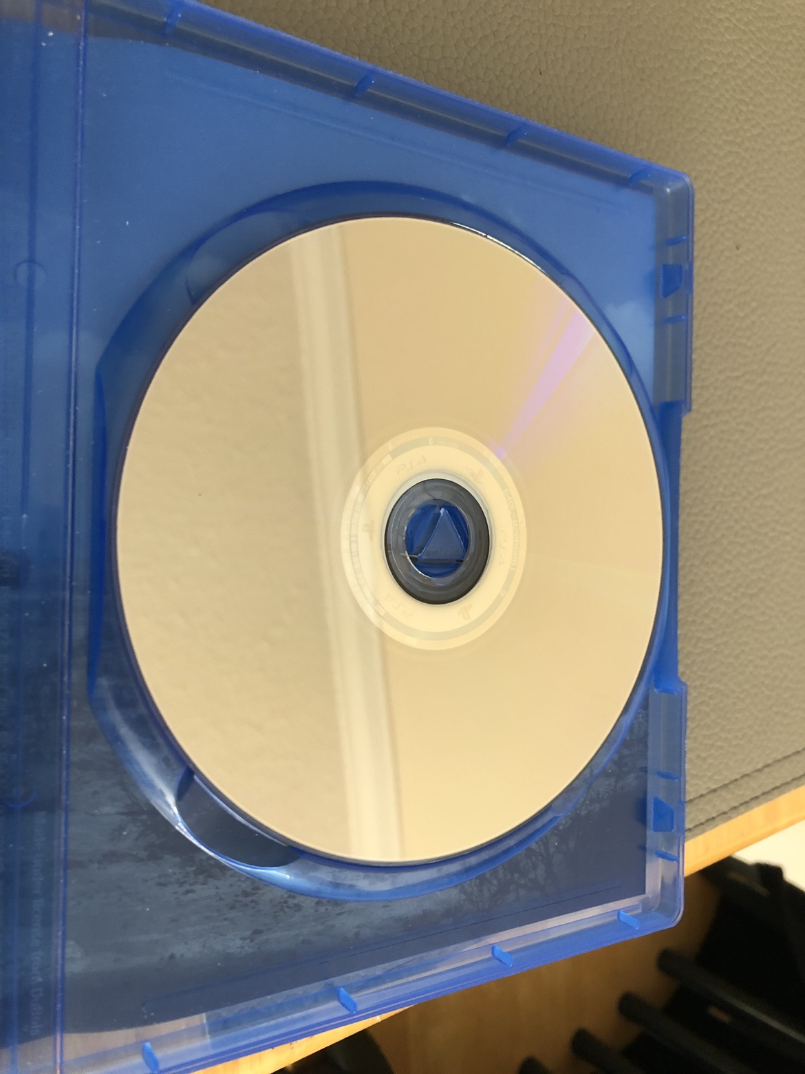 PS 4 500GB controller, camera, games image indicator(5)