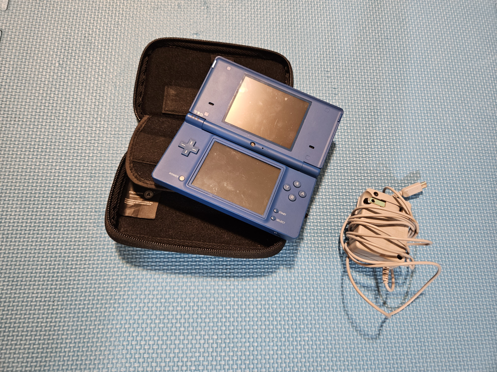 Blue Nintendo DSi