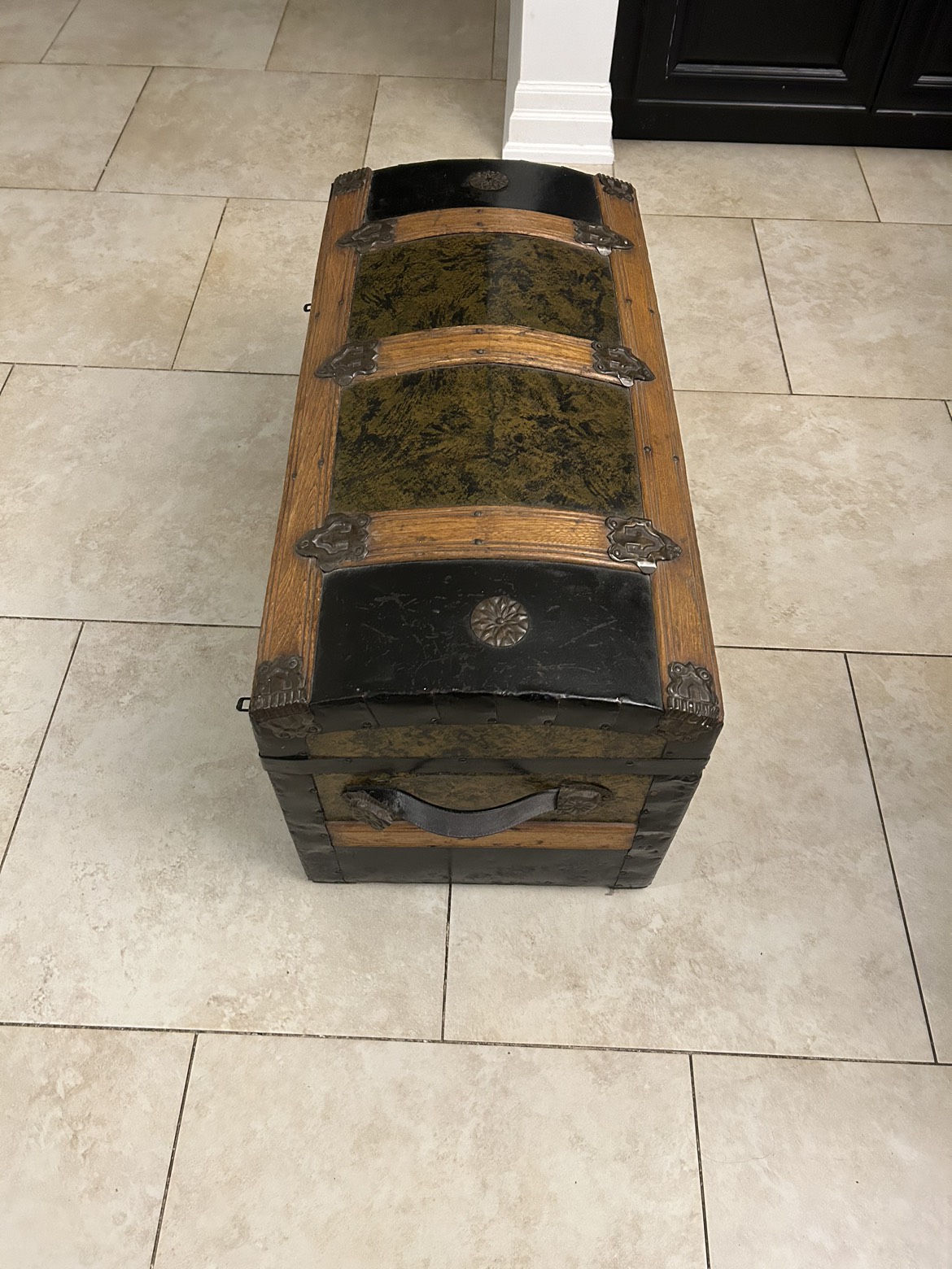 1873 Travelling Storage Chest vintage antique made in England image indicator(7)