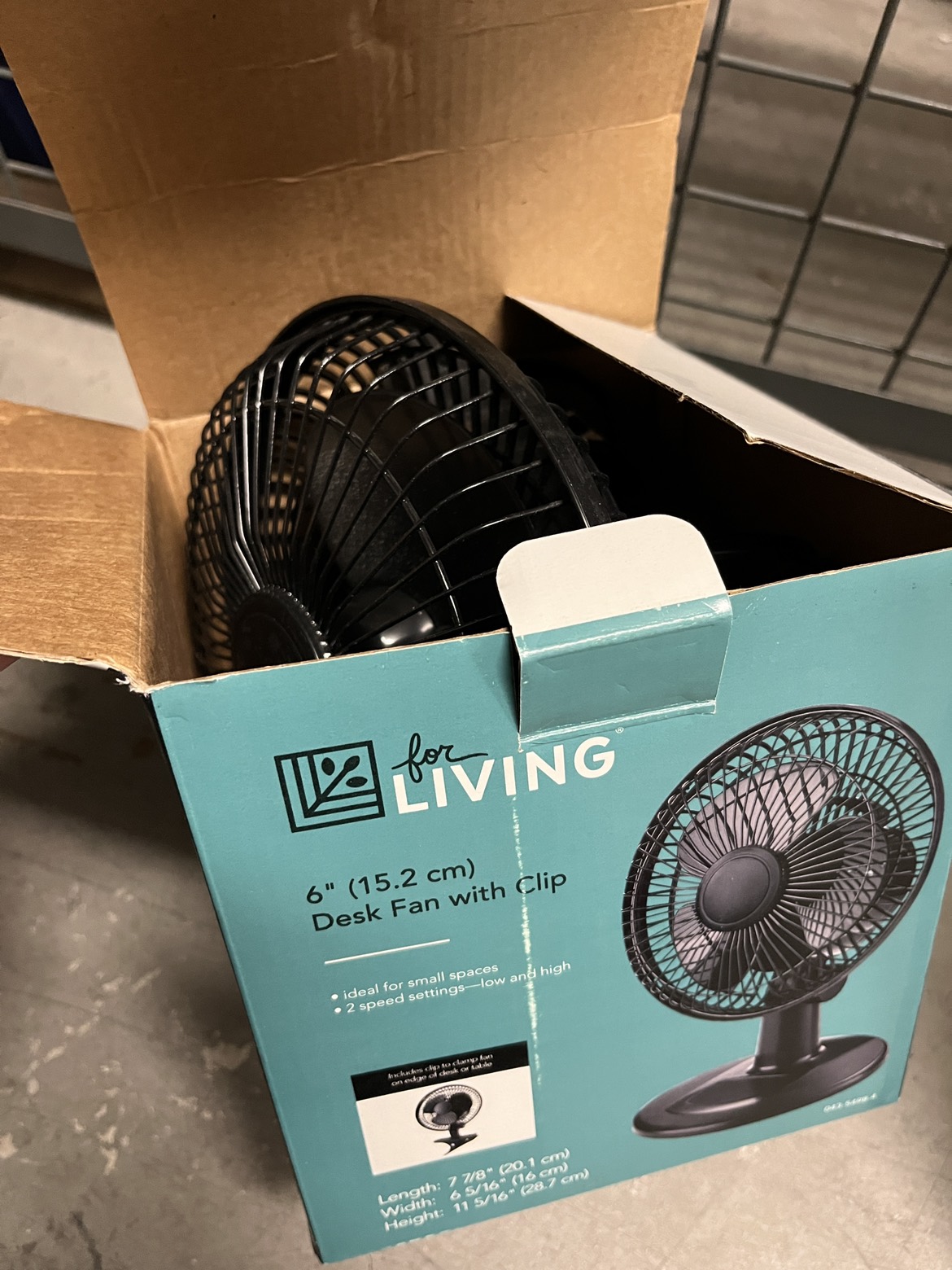 Mini desk fan with stand and clip thumbnail