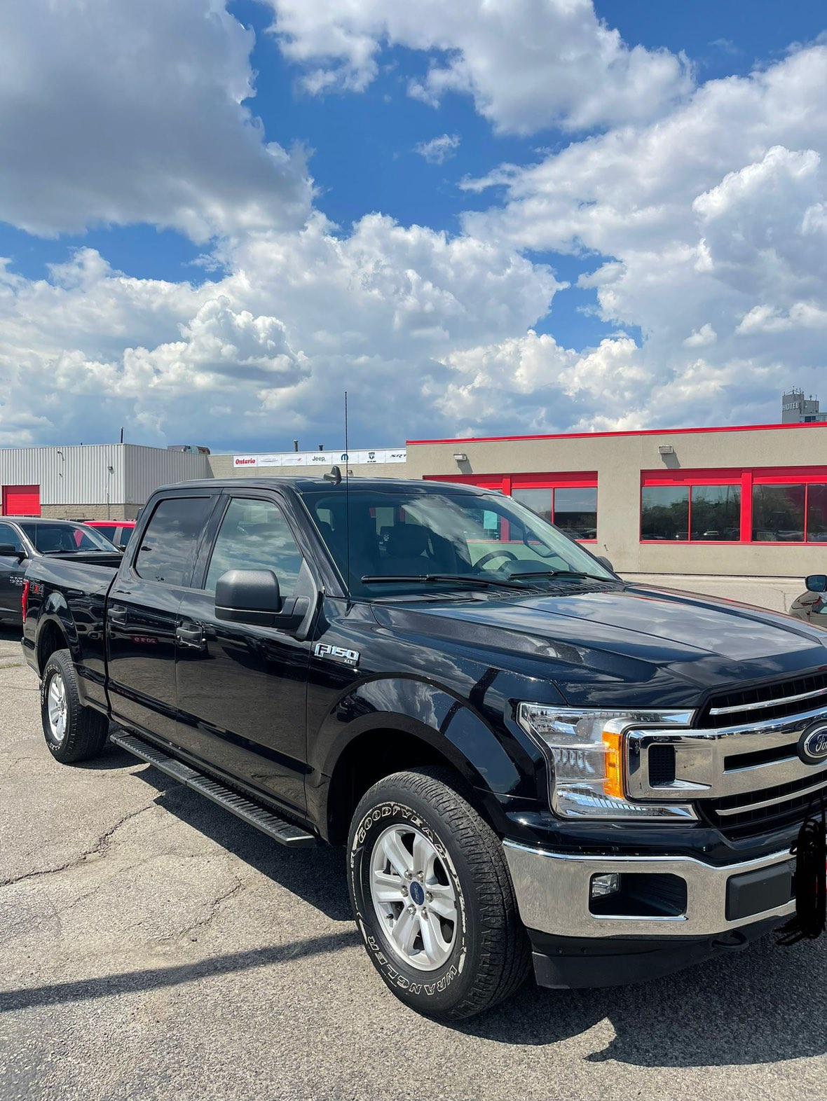 2019 Ford F-150 Truck XLT thumbnail