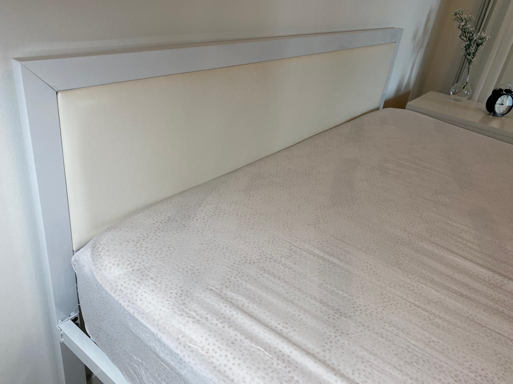 Queen bed frame - photo 3
