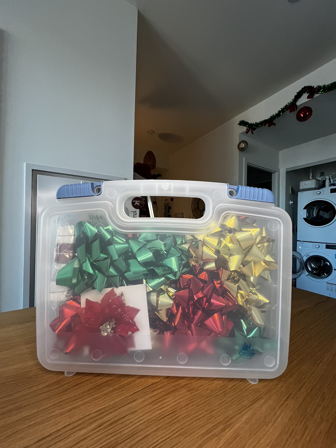 Wrapping Paper, bows, gift bags - misc designs image indicator(4)