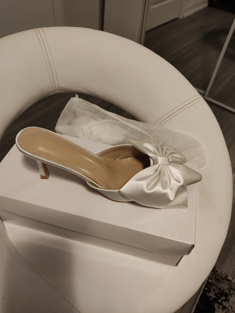 white silky Mule