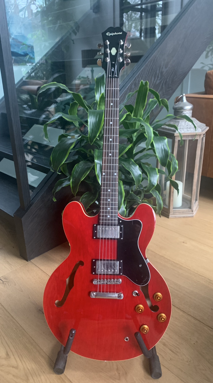 Epiphone Dot electric guitar thumbnail