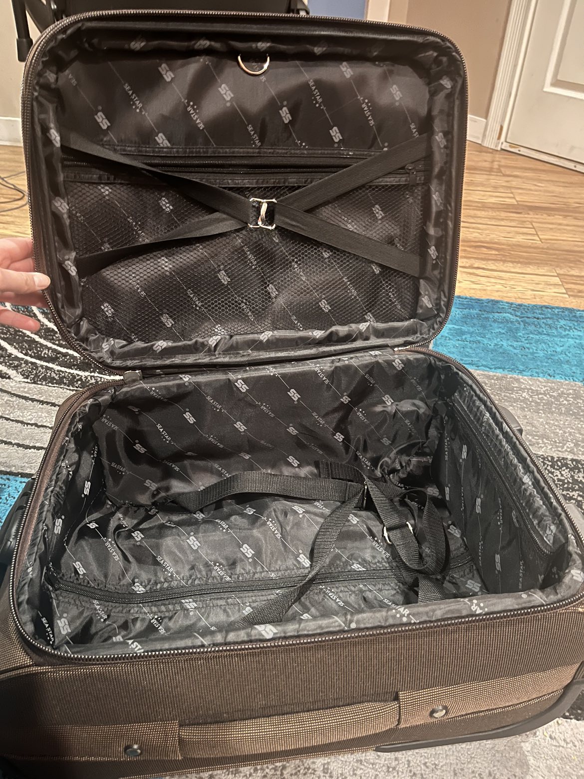 Carry On Luggage - photo 4