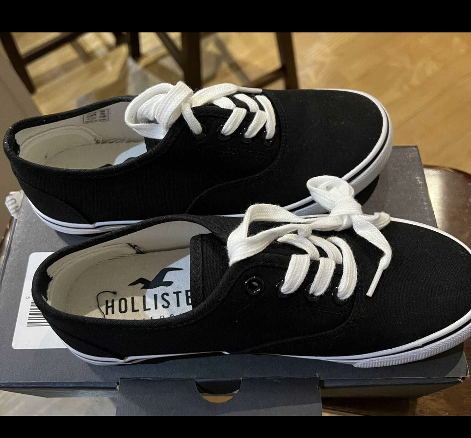 Hollister lace up sneakers in black - Size 6.5 image indicator(3)