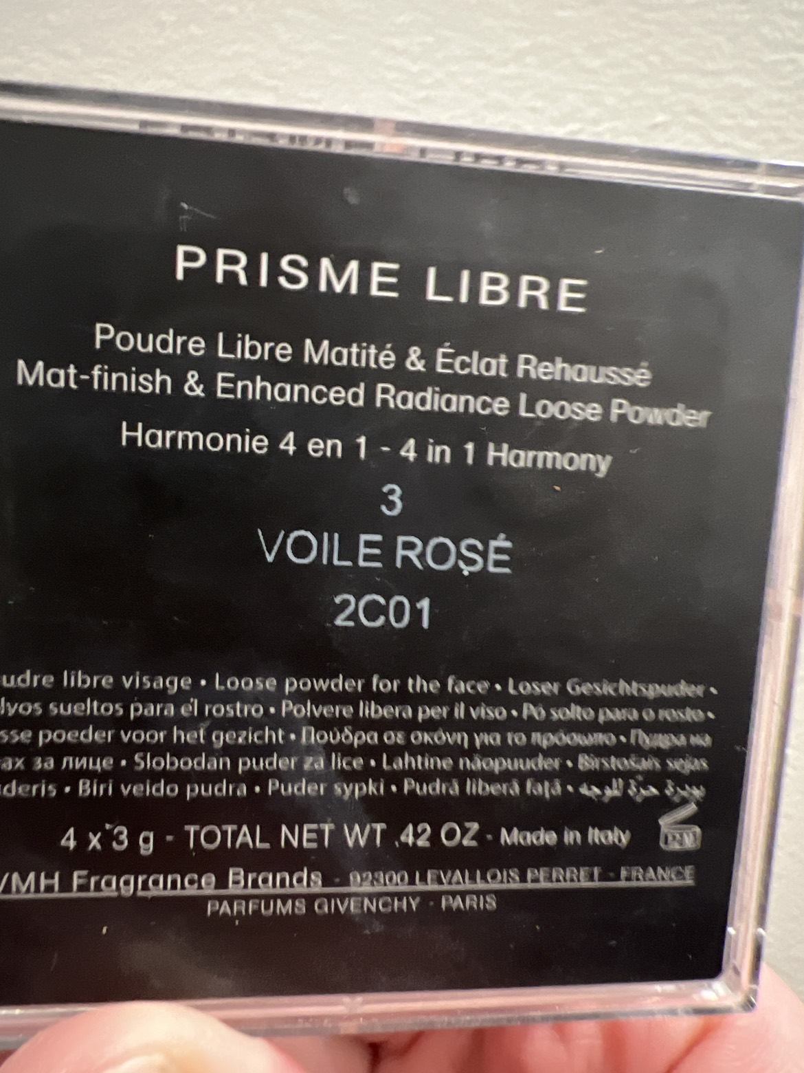 Givenchy prisme libre image indicator(2)