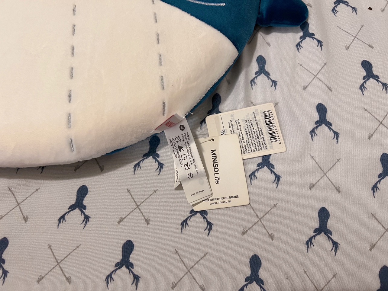 MINISO Whale Flat Plush Toy Brand New image indicator(4)